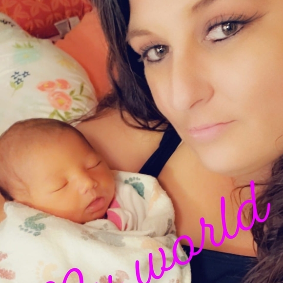 Meet your Posher, Mindy - Picture 1 of 1